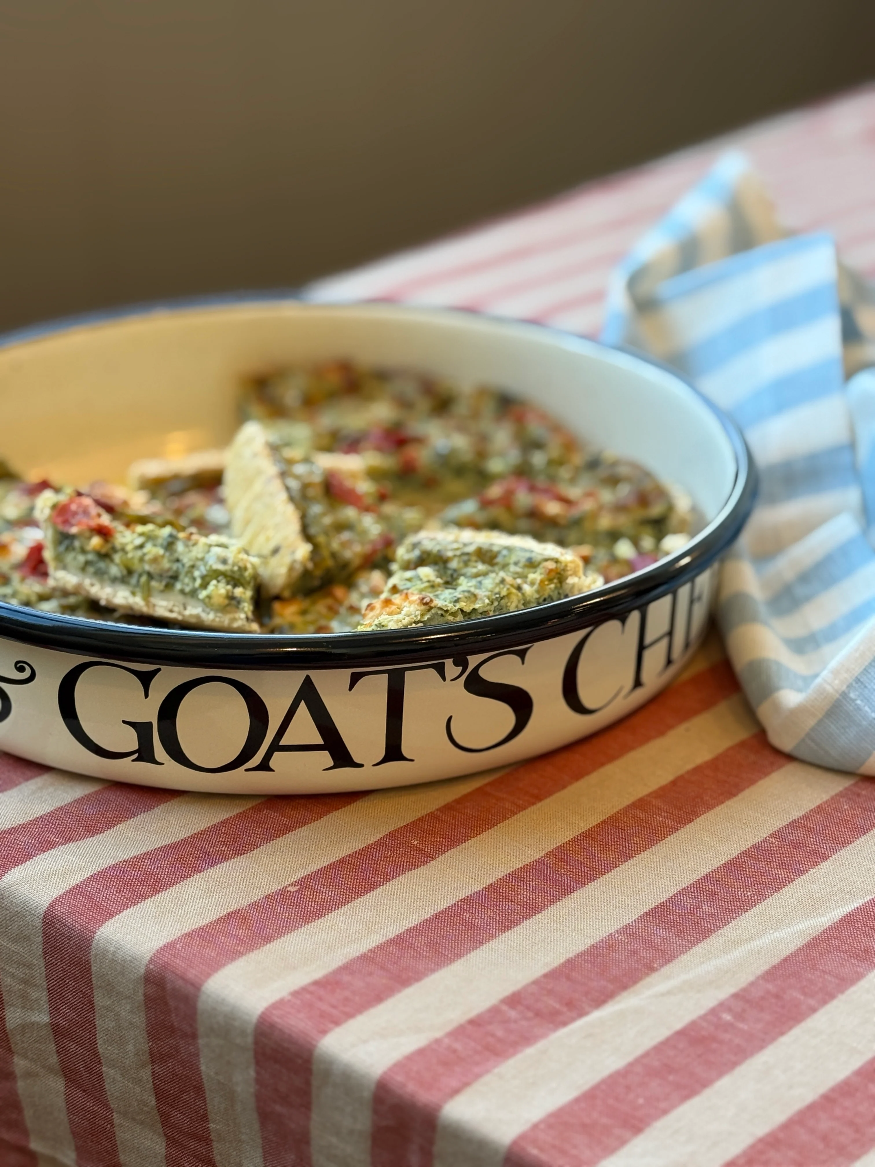 Black Toast Medium Summer Enamel Pie Dish - Image 5