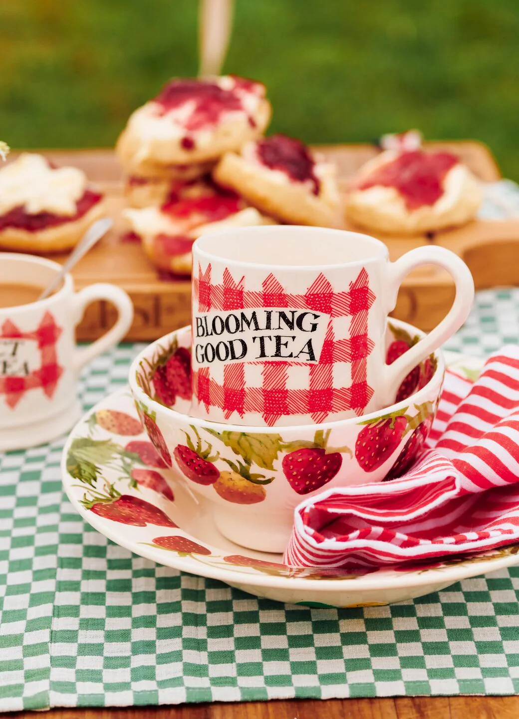 Red Gingham Blooming Good Tea 1/2 Pint Mug - Image 7